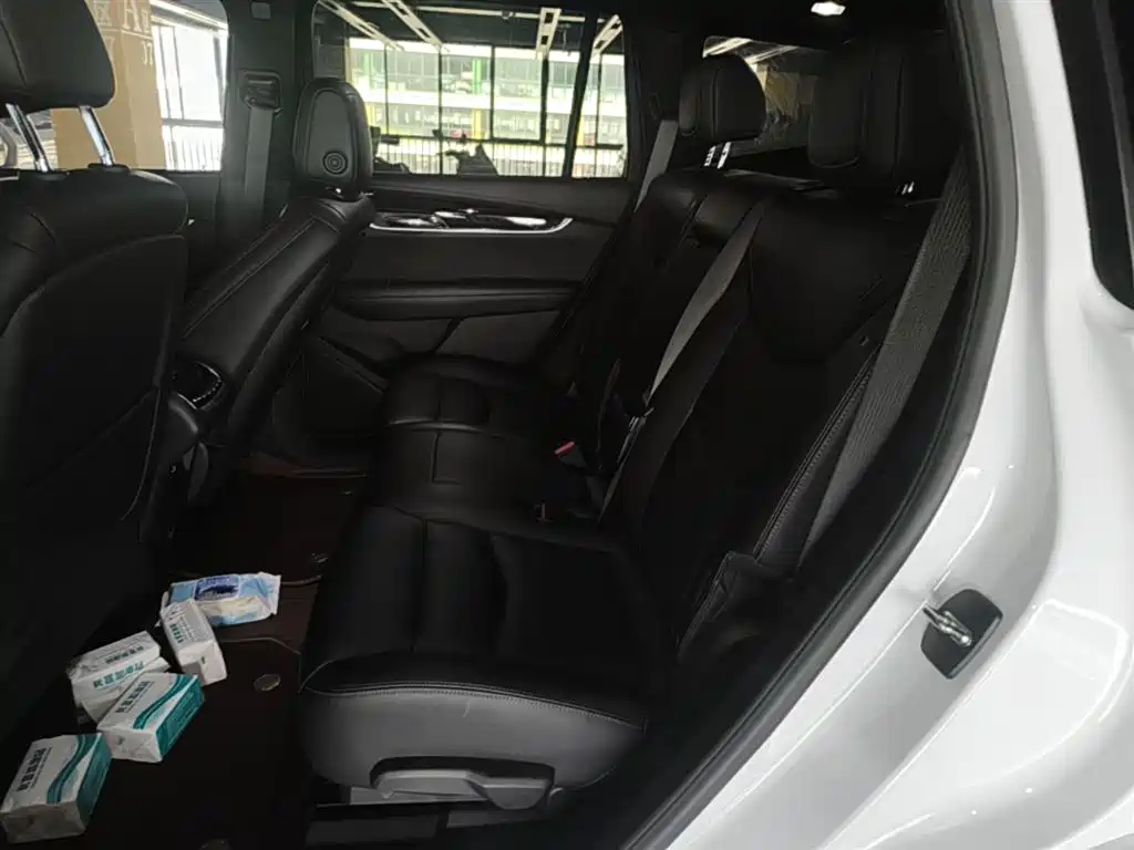 Cadillac XT6 2022 2.0T 7-Seater 2WD Luxury Edition фото 17
