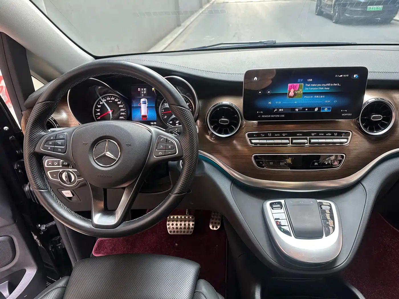 Mercedes-Benz V-Class 2022 V 260 L Long Wheelbase Luxury Edition фото 15