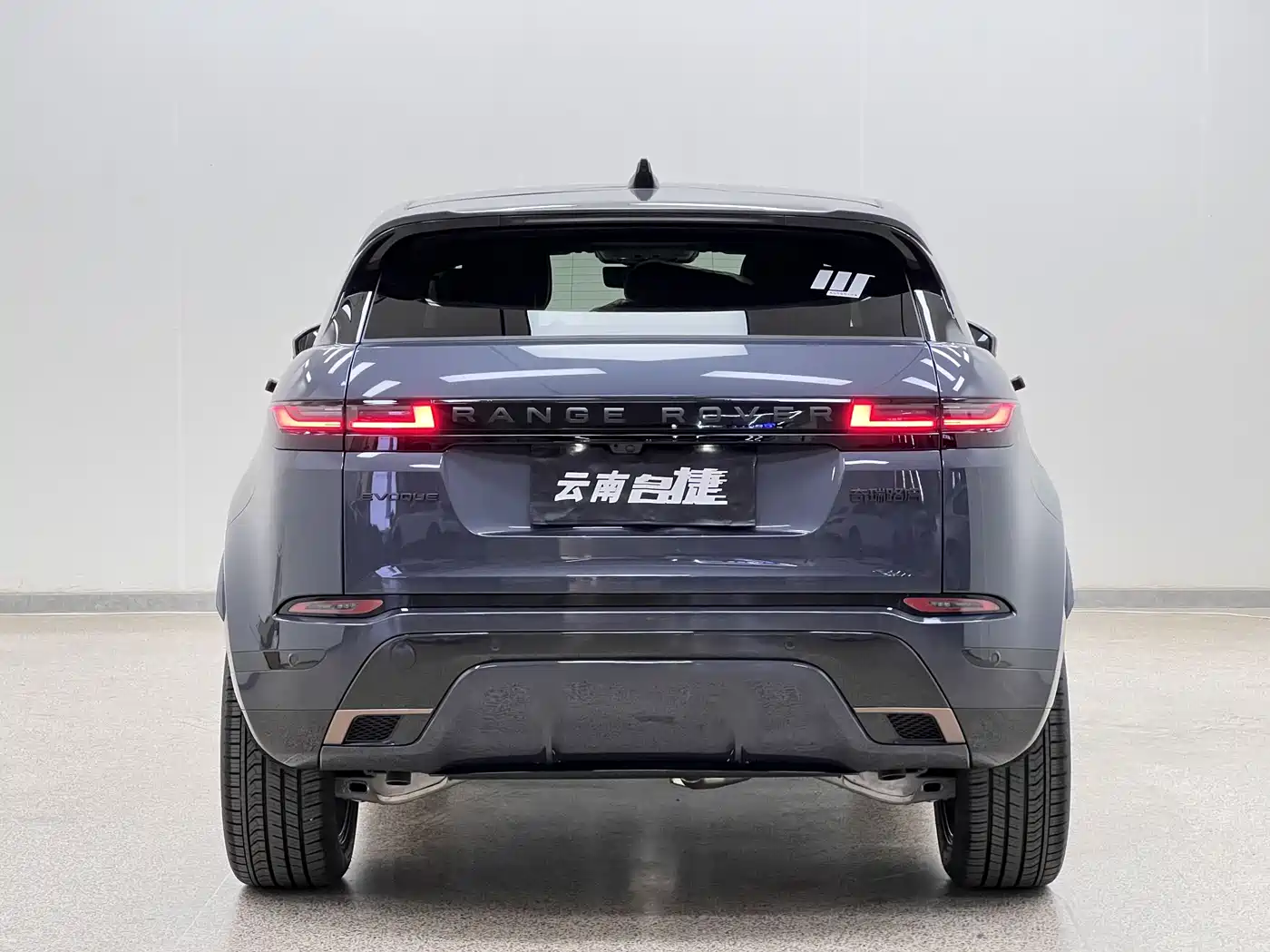Land Rover Range Rover Evoque 2026 Range Rover Evoque L SE фото 5