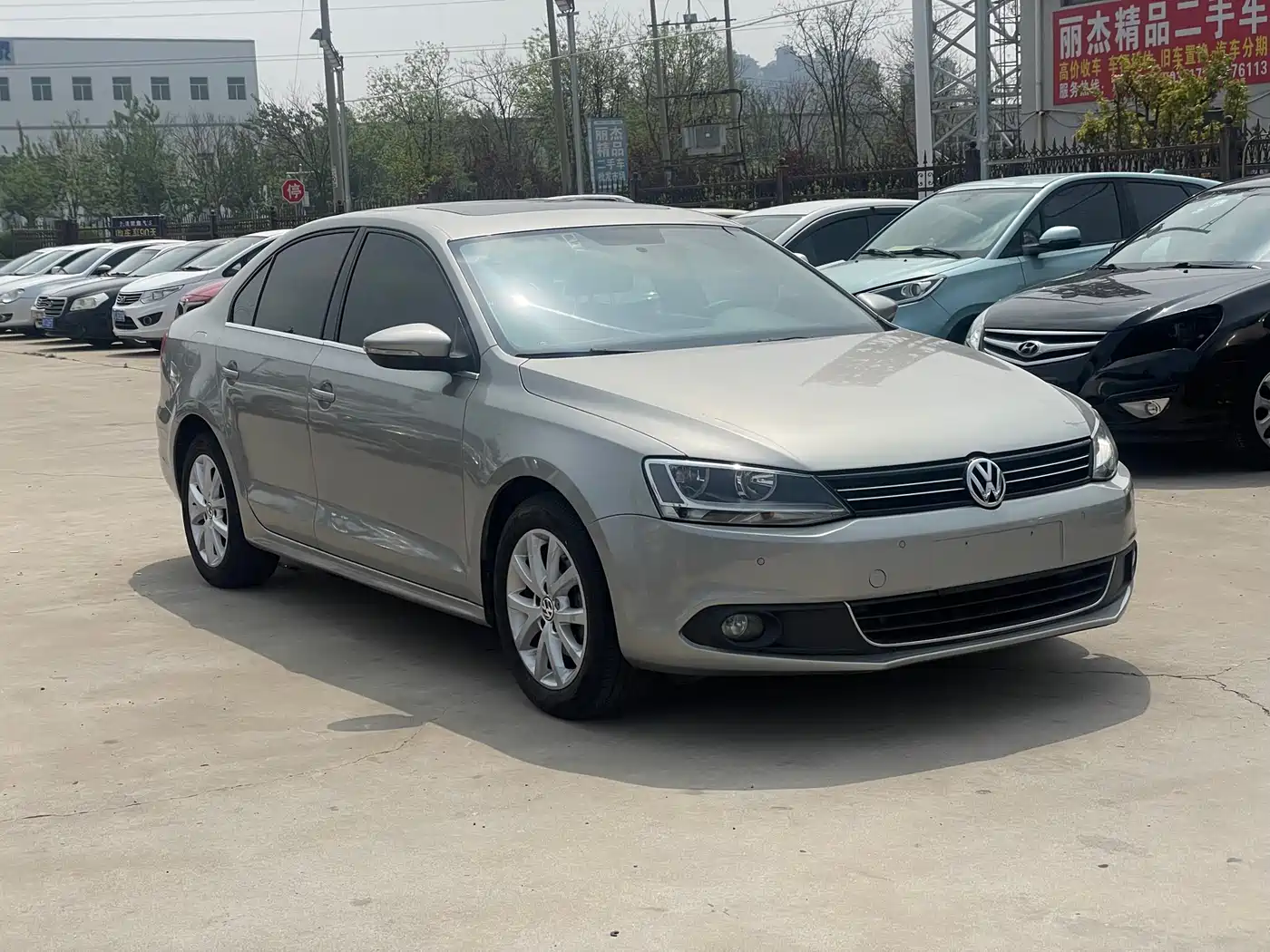 Volkswagen Sagitar 2012 1.4TSI Manual Luxury фото 3
