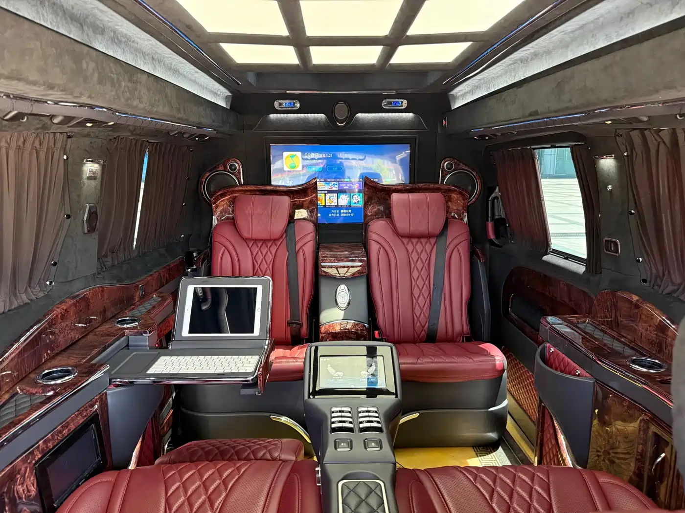 Mercedes-Benz Vito 2016 2.0T Elite 9-Seater фото 12