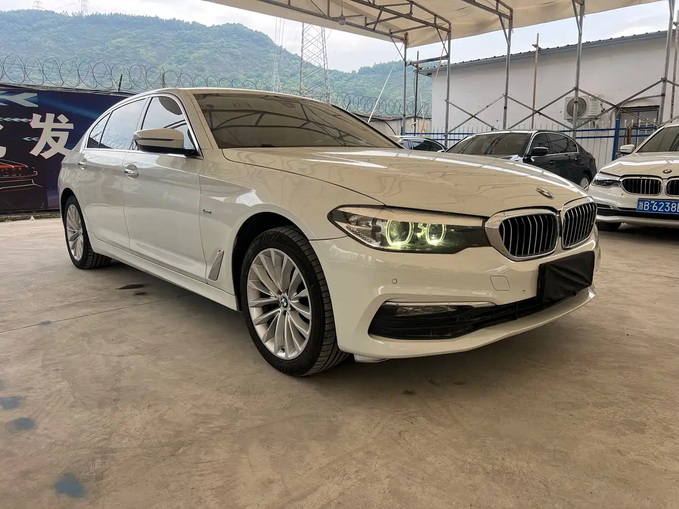 BMW 5 Series 2018 525Li Luxury Package фото 15