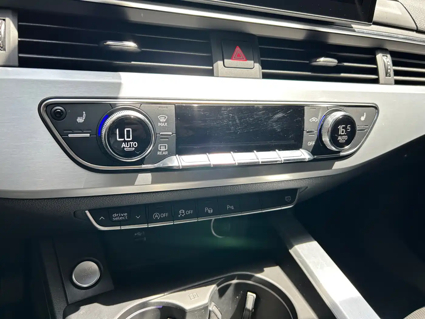Audi A4L 2020 40 TFSI quattro Luxury Dynamic фото 13