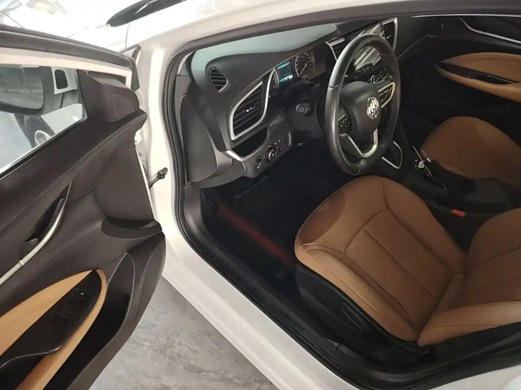 Фото 16 - Buick Excelle
