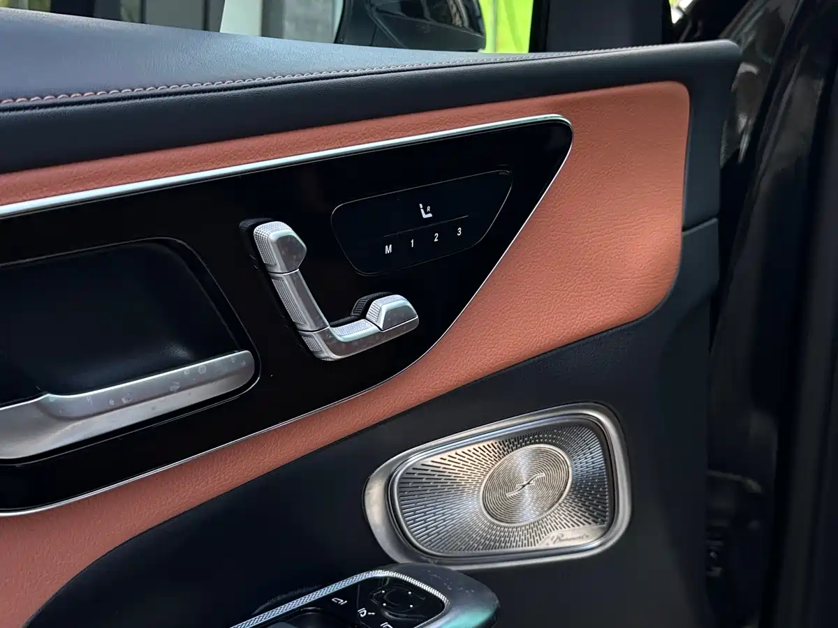 Mercedes-Benz GLC 2023 GLC 300 L 4MATIC Dynamic 7-Seater фото 6