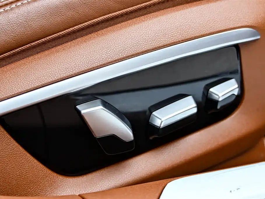 BMW 7 Series 2019 Facelift 740Li xDrive Executive M Sport Package фото 31