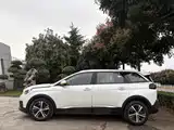 صورة 2 - Peugeot 5008