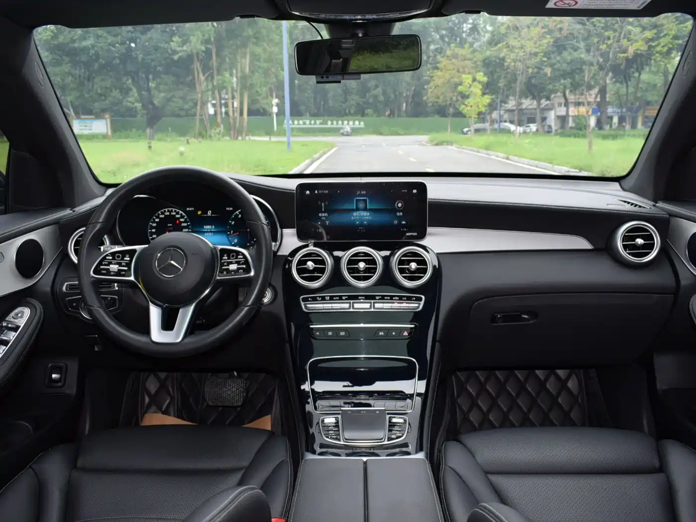 Mercedes-Benz GLC 2021 GLC 260 L 4MATIC Sporty фото 15