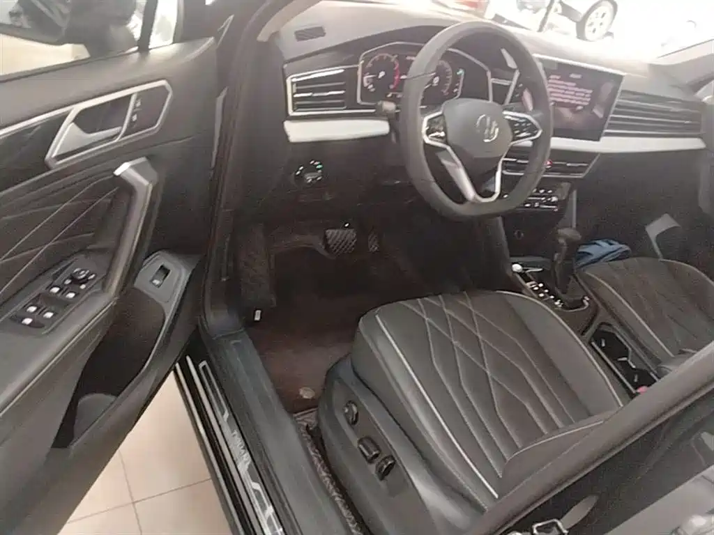 Volkswagen Tiguan L 2023 330TSI Auto 2WD Smart Edition фото 16