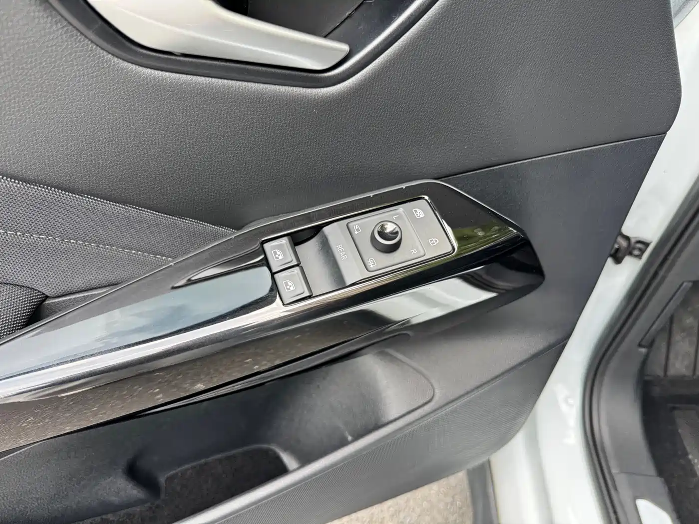 Volkswagen ID.3 2023 Upgraded Pure Intelligence Edition фото 8