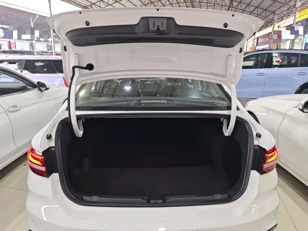 Volkswagen Lavida 2024 Model 300TSI DSG Starlight Leading Edition фото 19