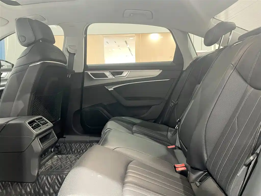Audi A6L 2024 40 TFSI Luxury Elegance фото 8