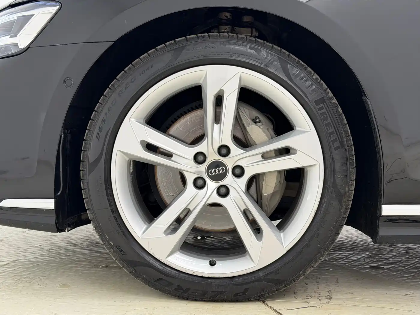 Audi A8 2023 A8L 50 TFSI quattro Exclusive фото 31