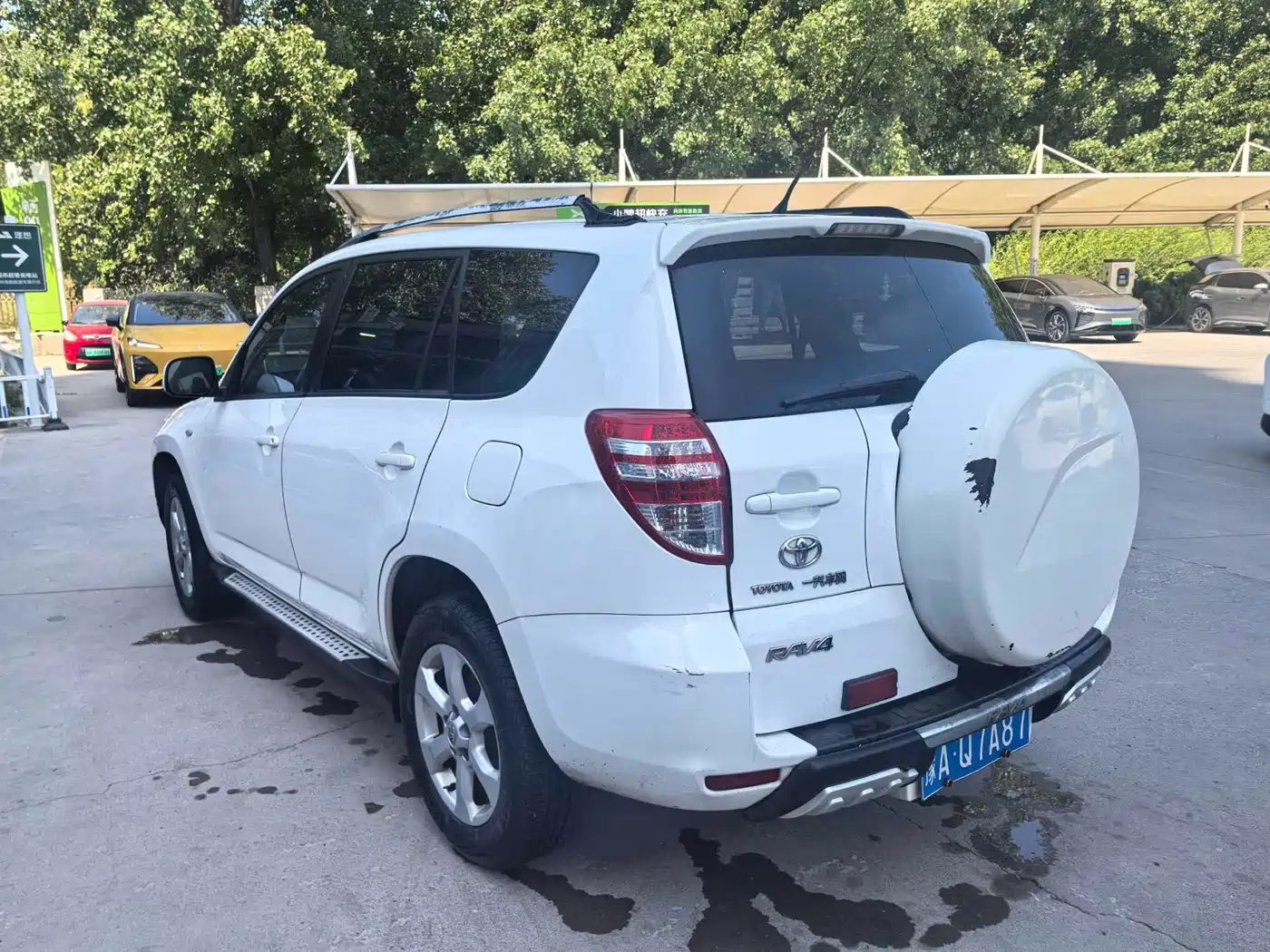 Toyota RAV4 Rongfang 2010 2.0L Automatic Luxury Upgrade Edition фото 7