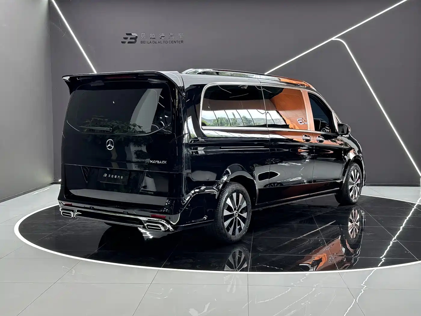 Mercedes-Benz Vito 2023 2.0T Business 7-Seater фото 2