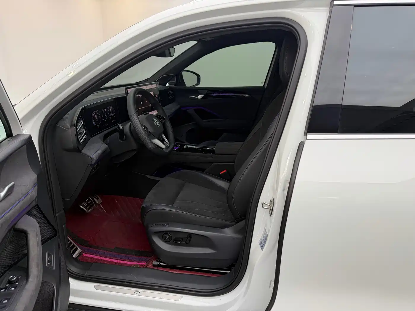 Volkswagen Tiguan L 2024 PRO 330TSI FWD R-Line Intelligent Premium Edition фото 17