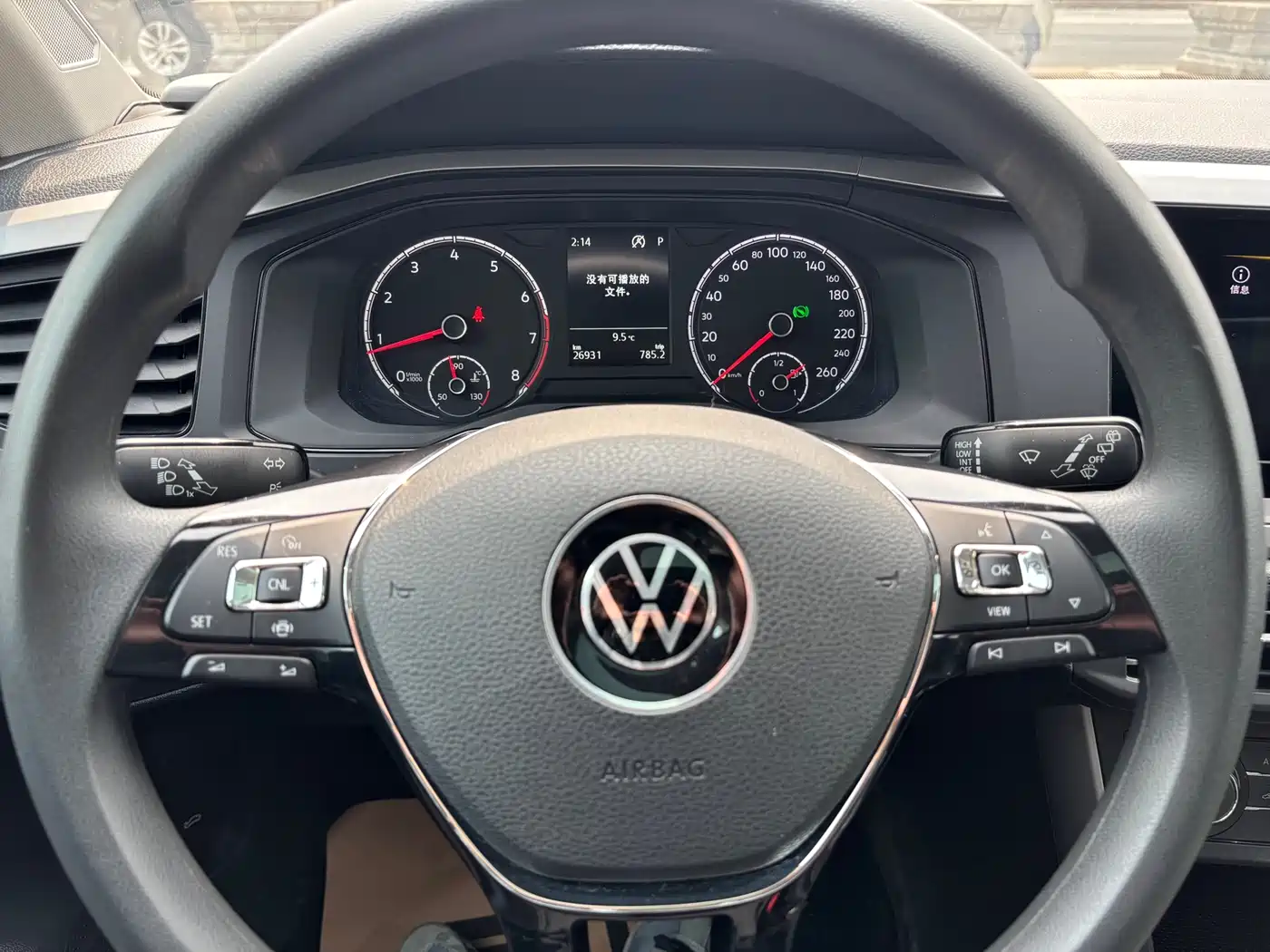 VOLKSWAGEN POLO