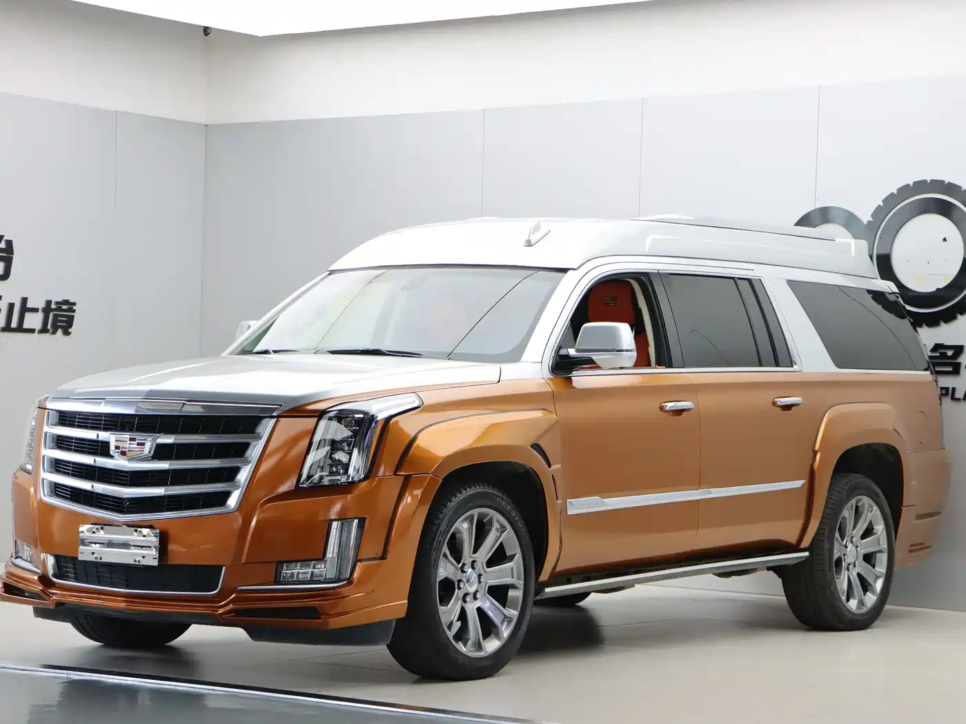 Cadillac Escalade 2017 6.2L ESV Platinum Extended фото 3