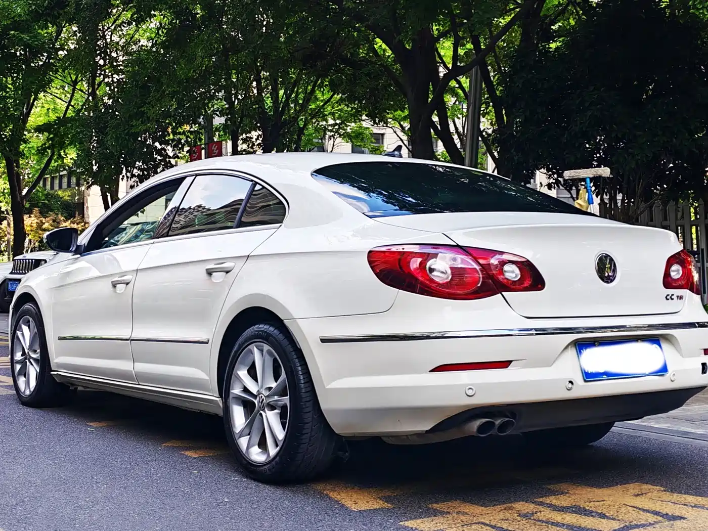 Volkswagen FAW-Volkswagen CC 2012 1.8TSI Luxury фото 6
