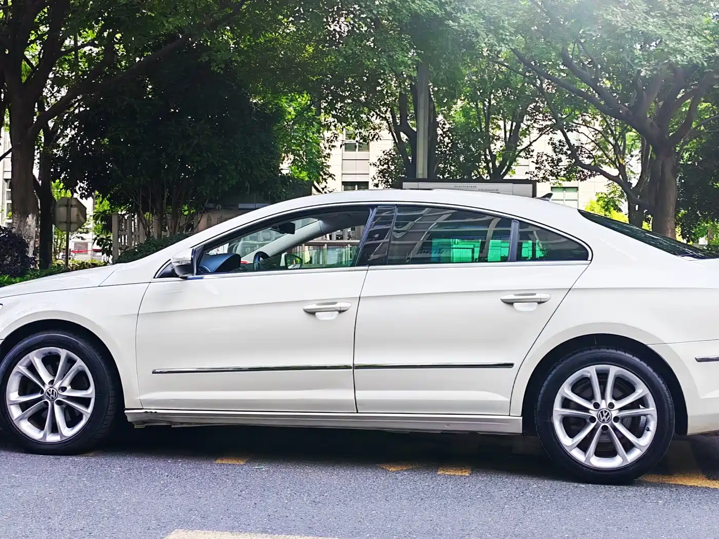 Volkswagen FAW-Volkswagen CC 2012 1.8TSI Luxury фото 7