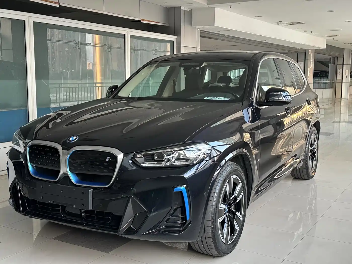 BMW IX3