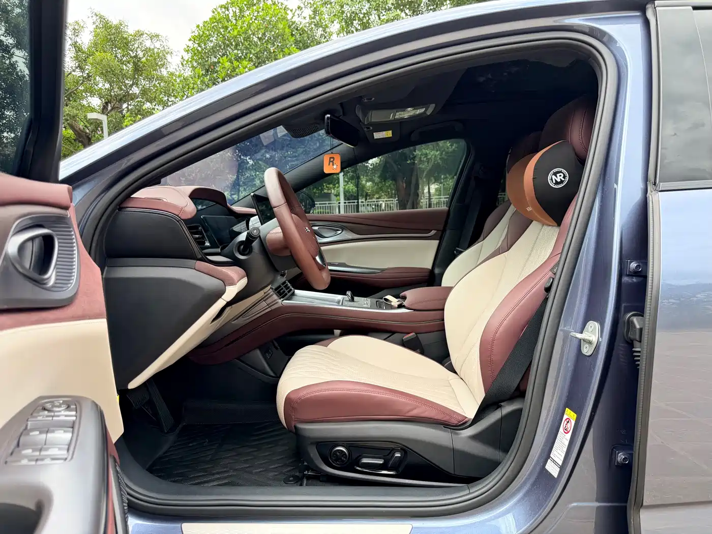 BYD Seal 2023 DM-i 1.5T 121km Flagship фото 7