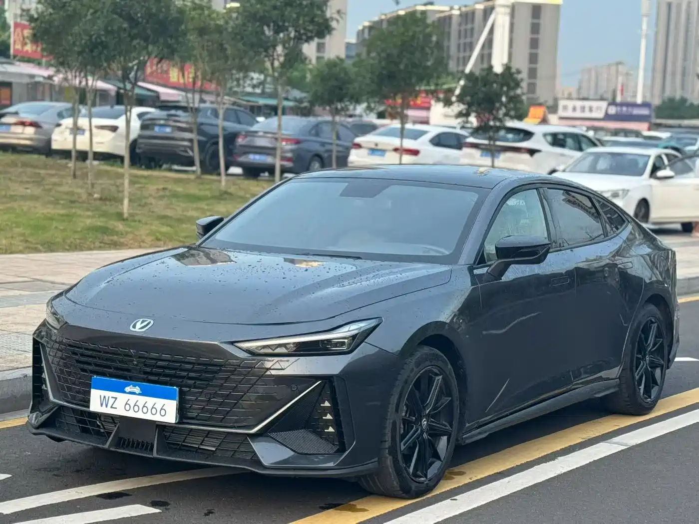 CHANGAN UNI-V