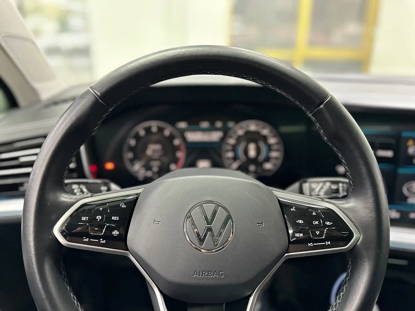 Фото 13 - Volkswagen Touareg