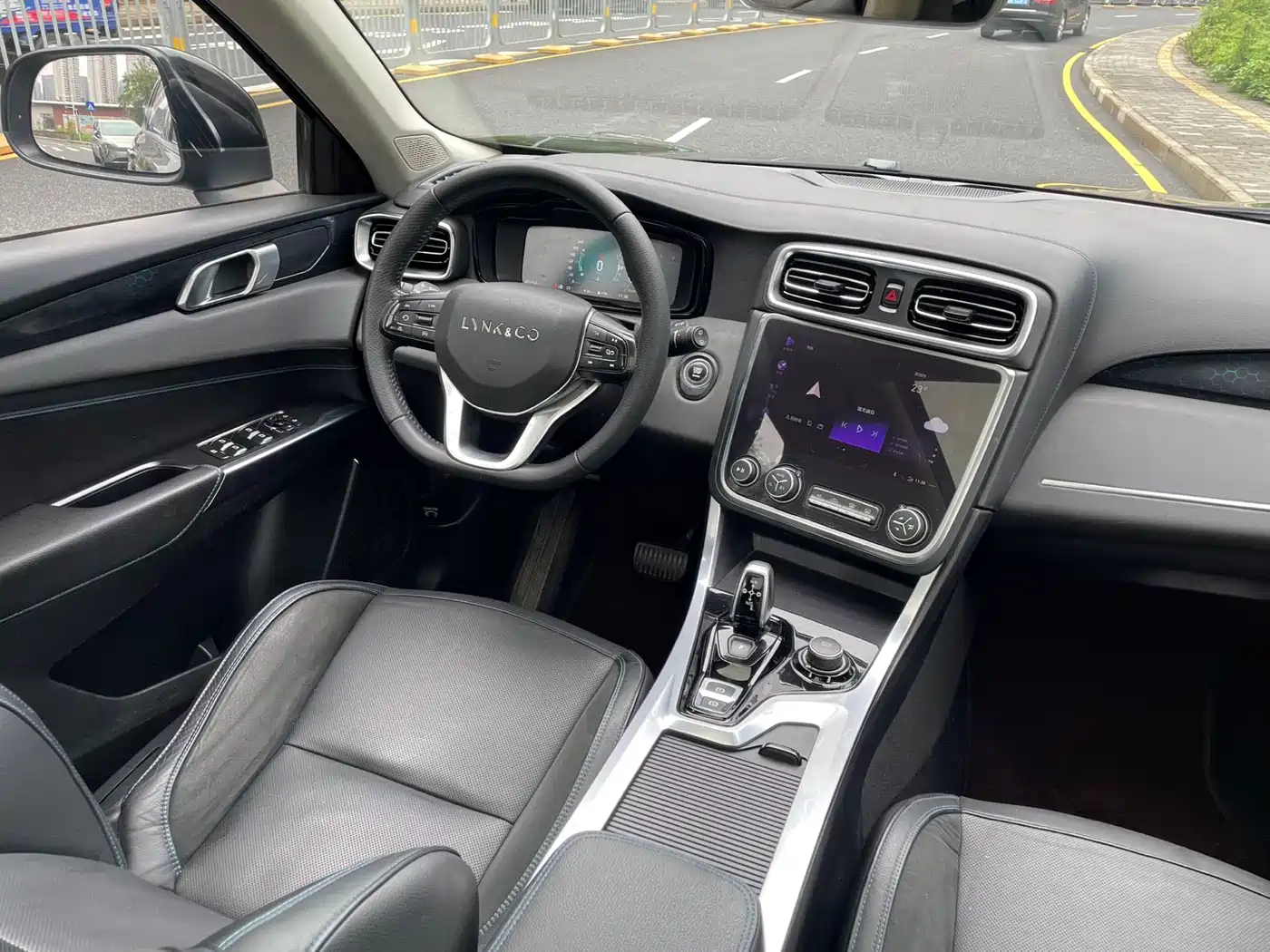 Lynk & Co 01 EM-P 2018 1.5T PHEV Power China V фото 9