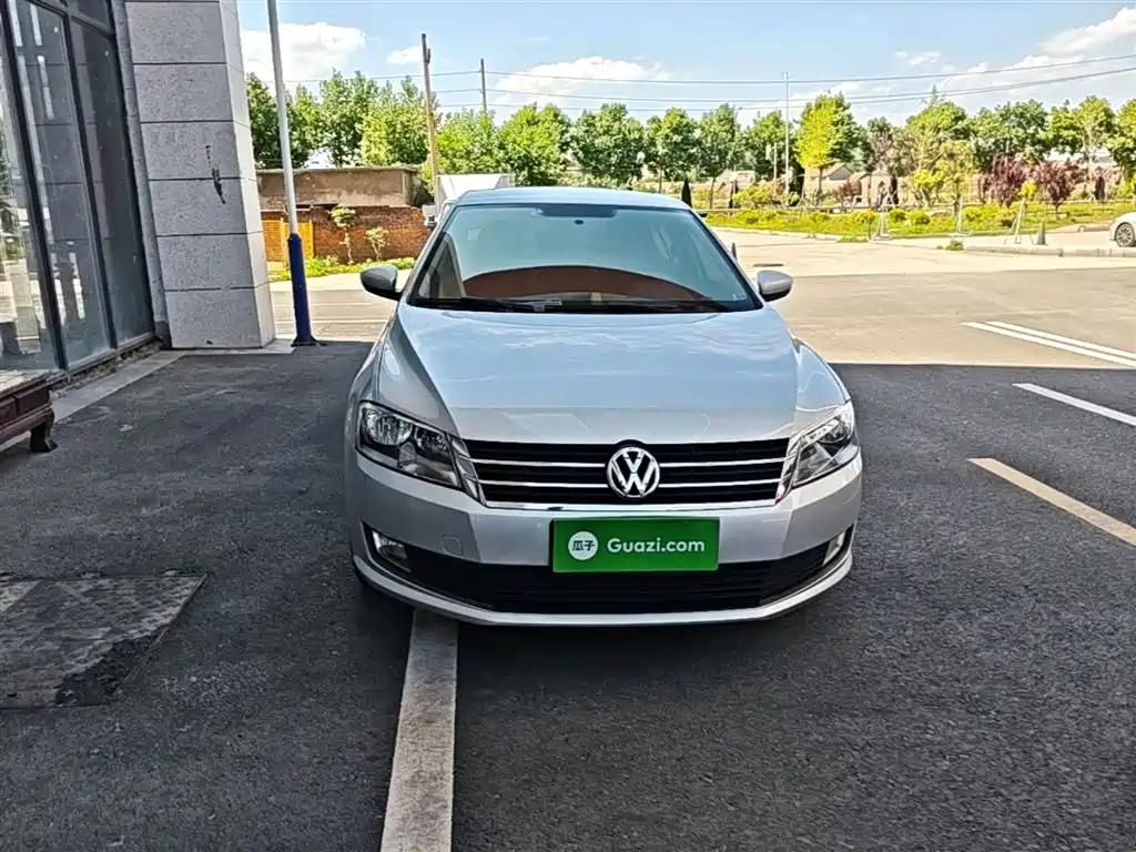Volkswagen Lavida 2013 Facelift Classic 1.6L Manual Trend фото 3