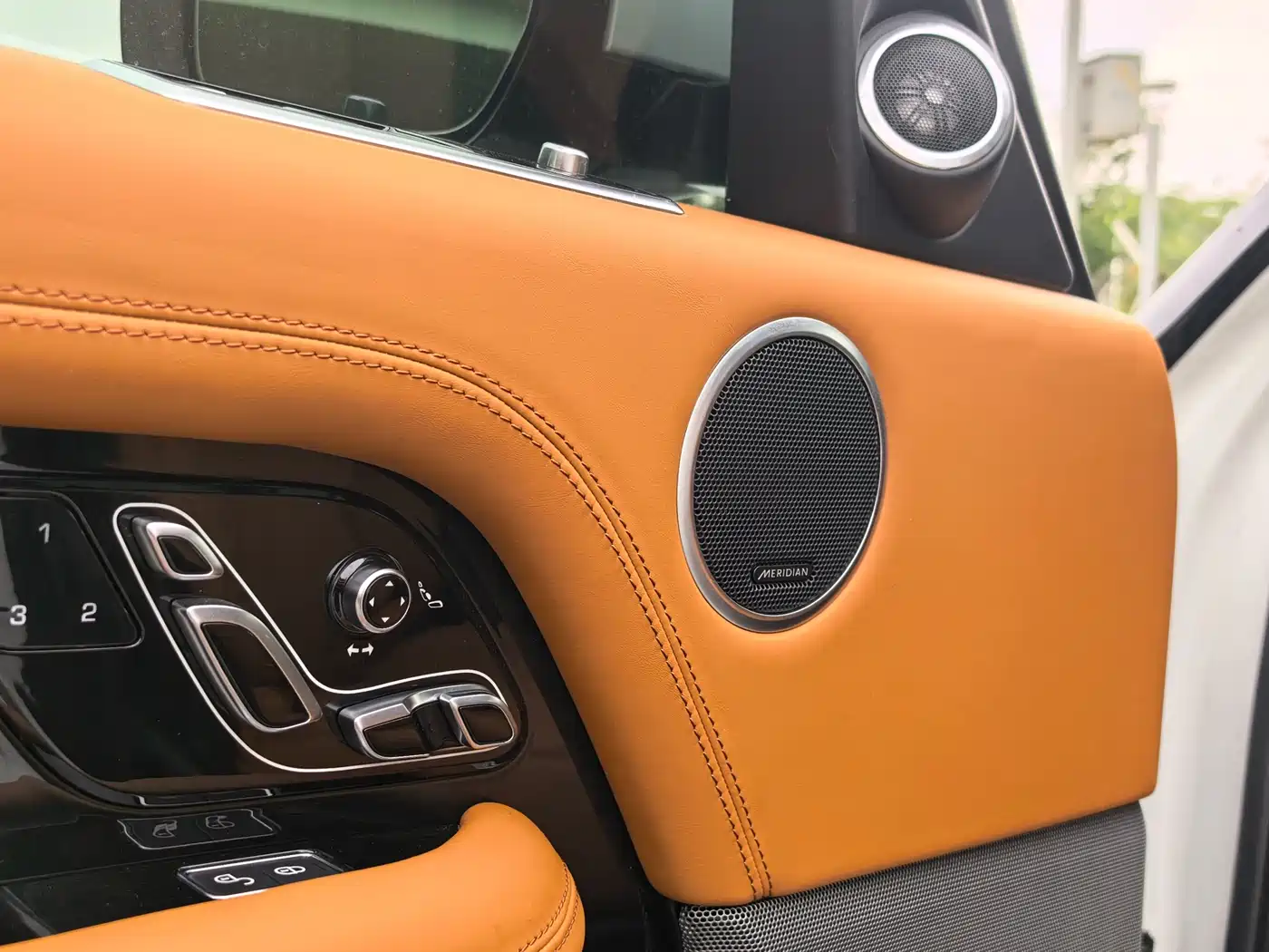 Land Rover Range Rover 2018 3.0 SC V6 Vogue Heritage Extended Edition фото 9