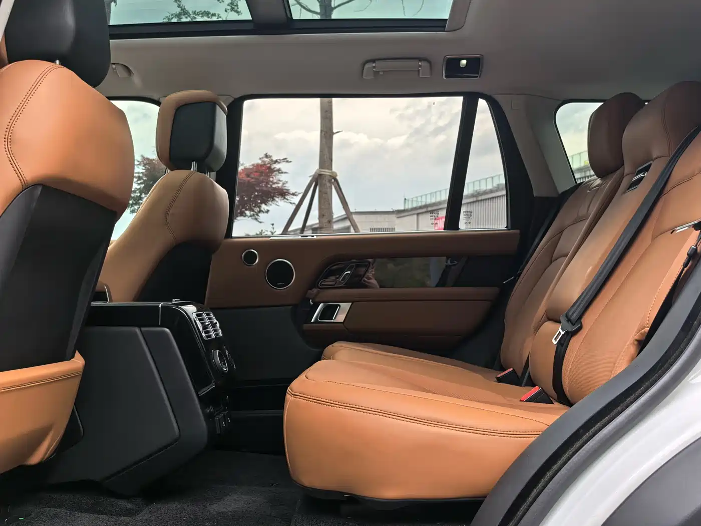Land Rover Range Rover 2018 3.0 SC V6 Vogue Heritage Extended Edition фото 18