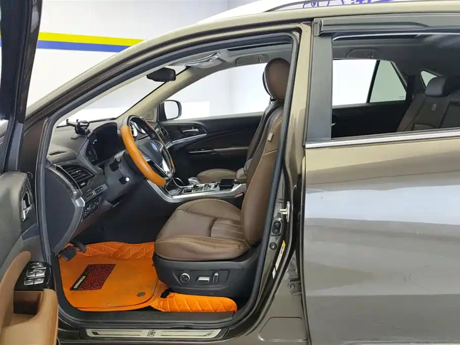 BYD Tang New Energy 2017 2.0T Tang 100 фото 9