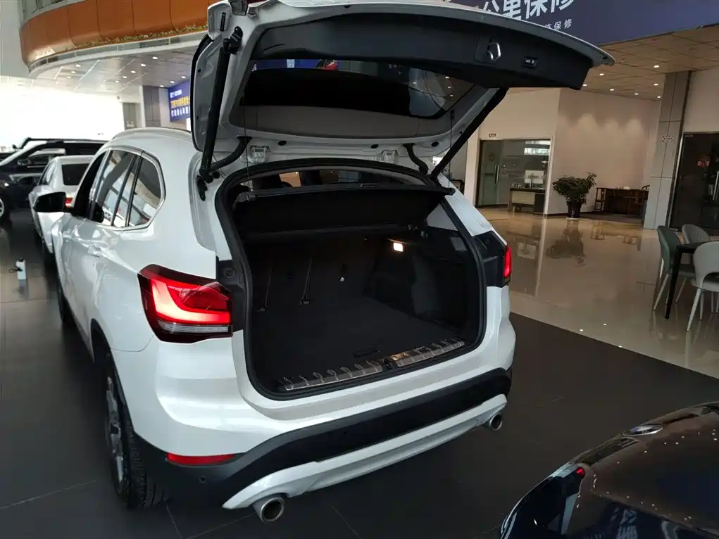 BMW X1 2021 sDrive25Li Leading фото 19