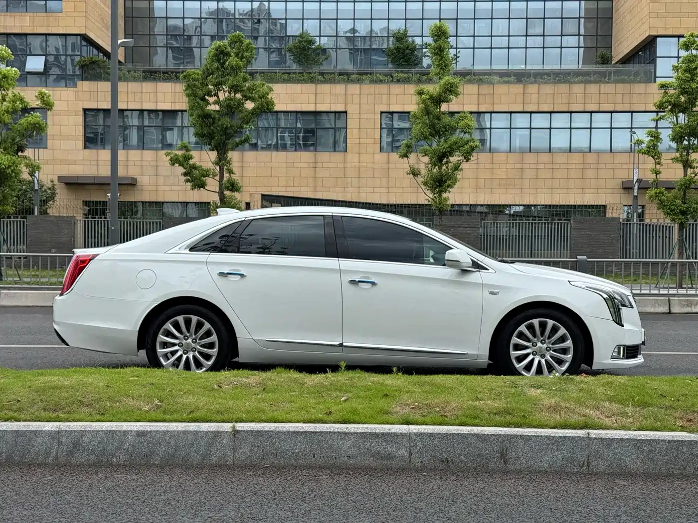 Cadillac XTS 2018 28T Elite фото 15