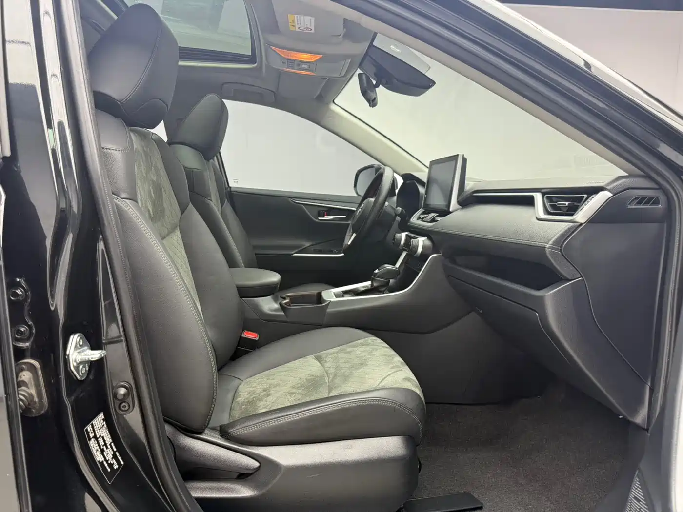 Toyota RAV4 Rongfang 2022 2.0L CVT 4WD Trend Plus Edition фото 11