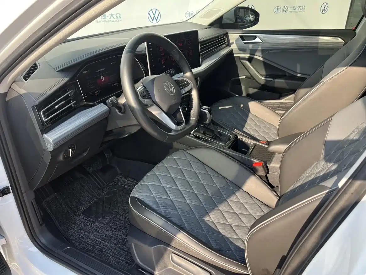 Volkswagen Sagitar 2024 300TSI DSG Surpass Edition фото 24