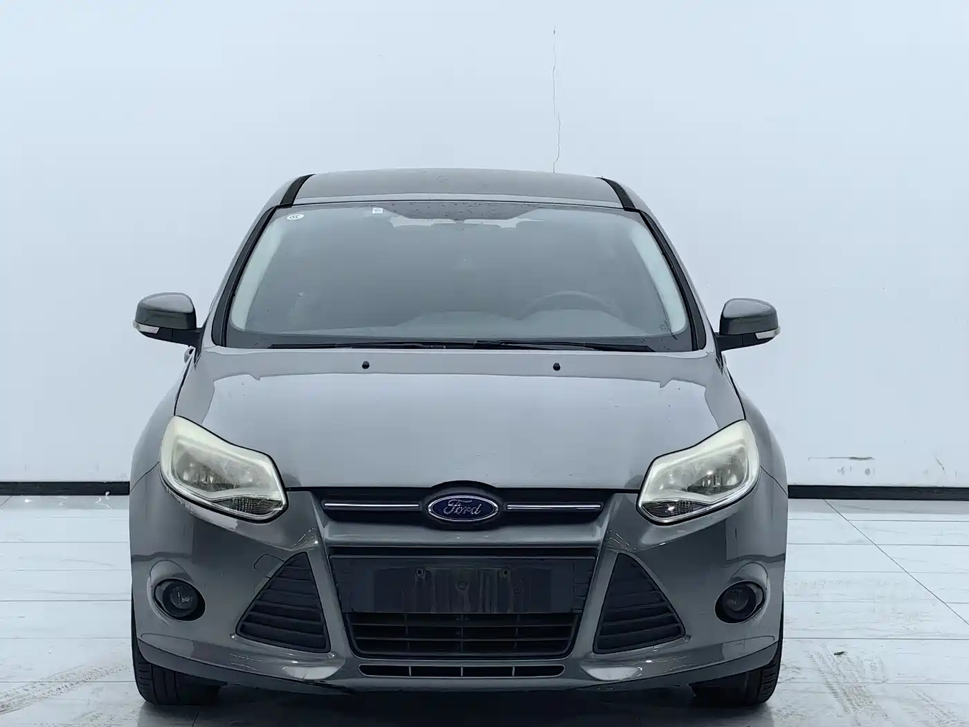 Ford Focus 2012 Hatchback 1.6L Automatic Comfort фото 2