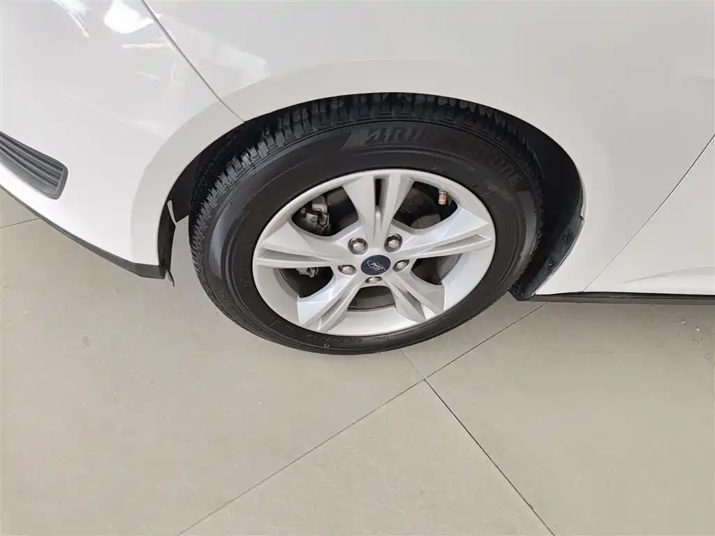 Фото 23 - Ford Focus