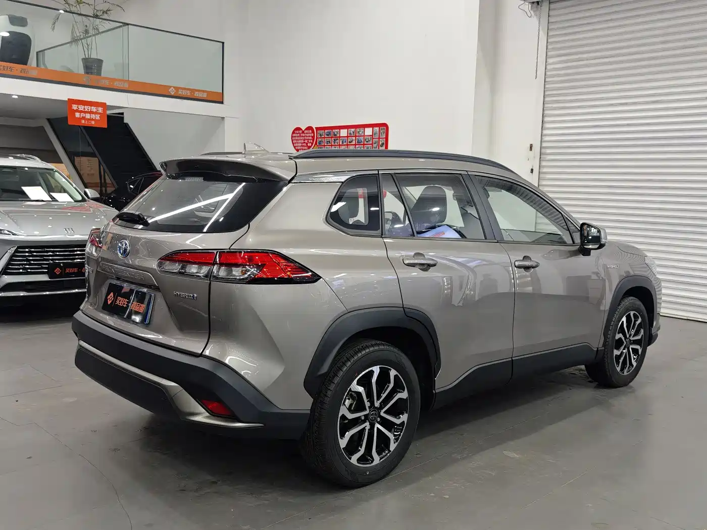 Toyota Frontlander 2023 2.0L Smart Hybrid Dual Engine Prestige Edition фото 4