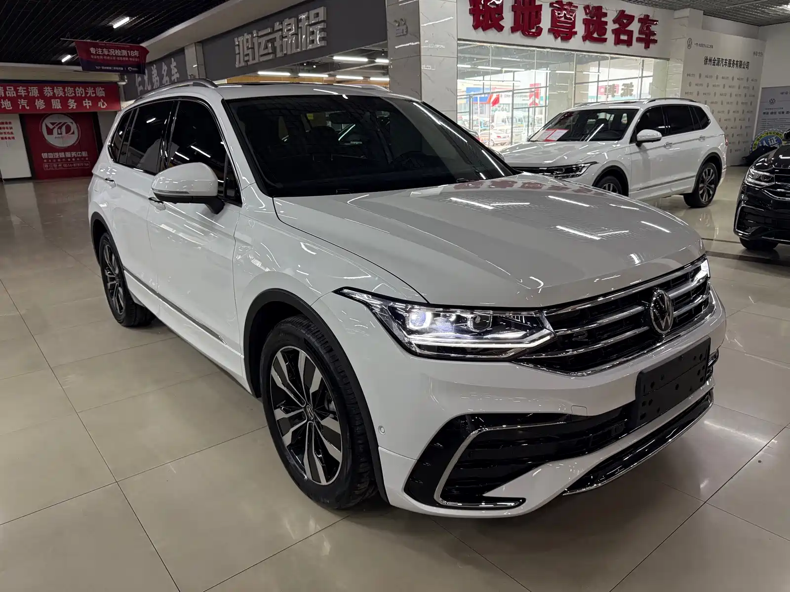 Фото 3 - Volkswagen Tiguan L