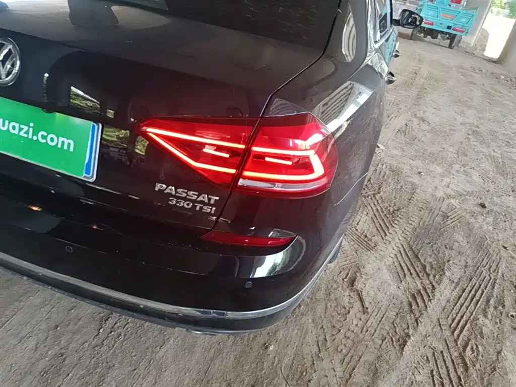 Volkswagen Passat 2017 330TSI DSG Prestige фото 8
