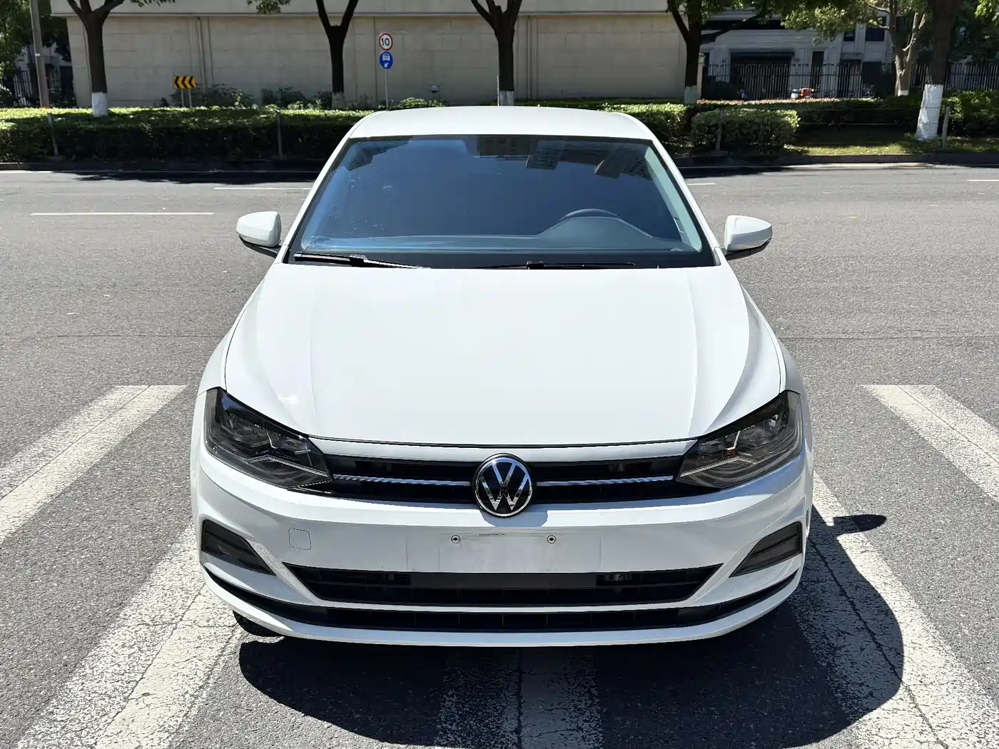 Volkswagen Polo 2023 Facelift Plus 1.5L Auto Joyful Living Edition фото 2