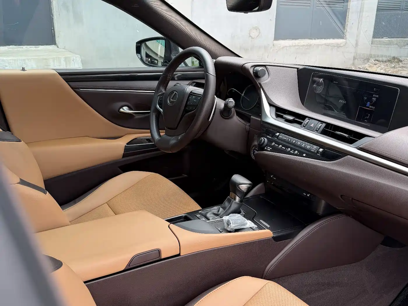 Lexus ES 2018 300h Excellence Edition China V фото 8