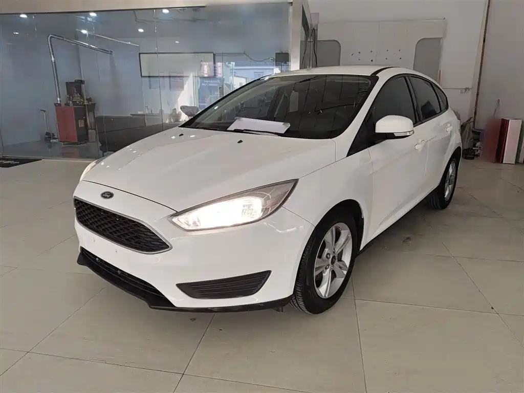 Фото 1 - Ford Focus