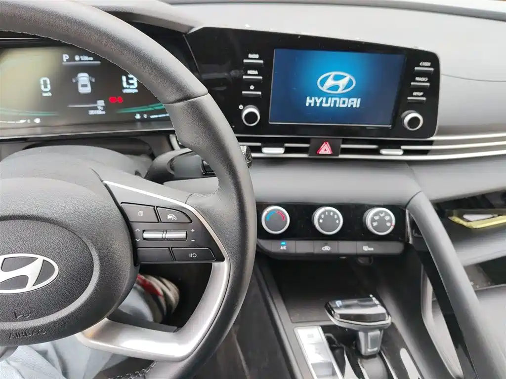 Hyundai Elantra 2023 1.5L CVT GLX Elite Edition фото 10