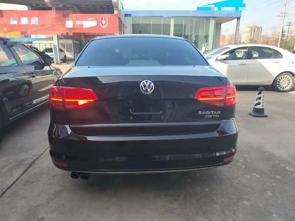 Volkswagen Sagitar 2015 230TSI Automatic Comfort фото 4