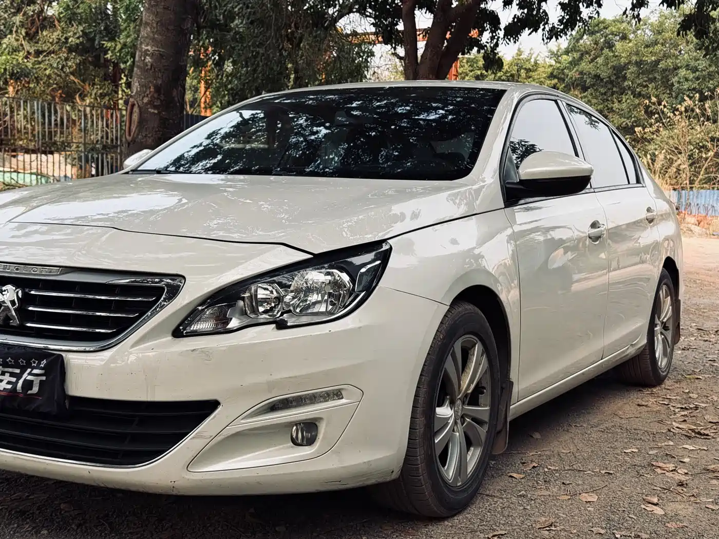 Peugeot 408 2014 1.8L Automatic Leading Edition фото 9