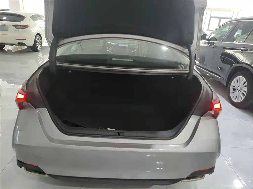 Toyota Avalon 2022 2.0L Luxury Edition фото 15