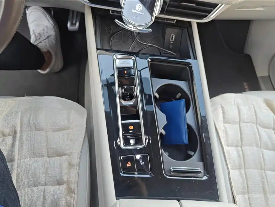 Volkswagen Viloran 2022 380TSI Premium Edition фото 16